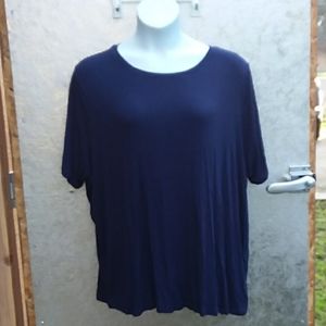 Like new, no tags.  4X Tee/Tunic Small flaw.